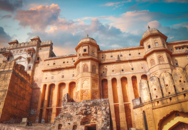 Per-Person, Twin-Share 10-Day Gems Of India Package incl. Breakfasts, Accommodation, Transportation, Taj Mahal, Train Ride, Boat Ride & More - Option for Three, Four- & Five-Star Accommodation Packages