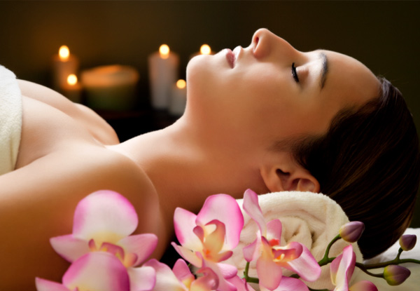 Refreshing Pamper Package incl. a Foot Soak, Back & Scalp Massage, Hydrating Facial & Eye Trio