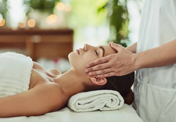30-Minute Back, Neck & Shoulder Massage incl. Lash Tint & Indian Head Massage