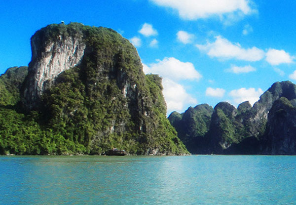 10-Day Per Person Twin-Share South to North of Vietnam Tour incl. Accommodation, Transfers, Meals as Indicated & More - Options for Four & Five Stars Available