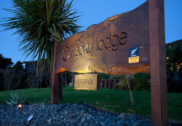 One-Night Midweek Luxury Raglan Getaway for Two People - Options for Two and Three Nights.