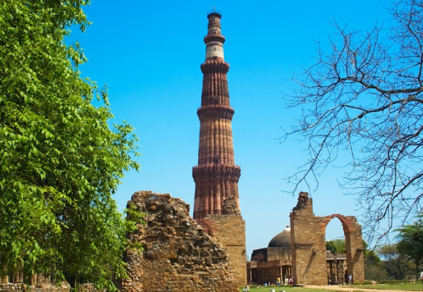 Per-Person, Twin-Share 10-Day Gems Of India Package incl. Breakfasts, Accommodation, Transportation, Taj Mahal, Train Ride, Boat Ride & More - Option for Three, Four- & Five-Star Accommodation Packages