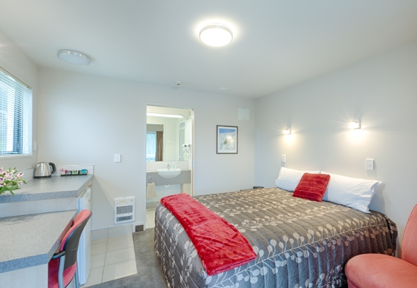 One-Night Fox Glacier Stay for Two People in a Compact Studio incl. Continental Breakfast & Late Checkout - Option for Two Nights