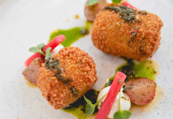 Gourmet Two-Course Winter Experience at Bracu Restaurant for One incl. Glass of Bubbles - Options for up to Twelve People - Valid for Lunch & Dinner on Fridays & Saturdays