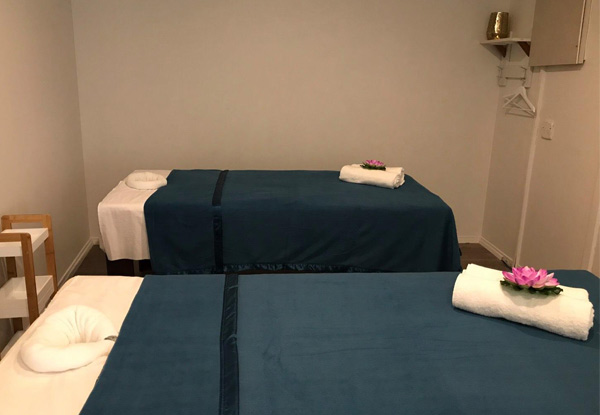 70-Minute Aromatherapy Massage with Hot Stone - Options for Couples & Traditional Thai Massage