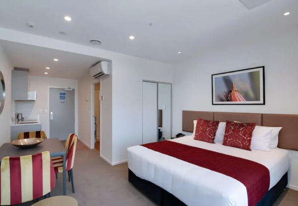 Auckland Stay for Two at the Ramada Manukau in a Deluxe Room incl. Daily Cooked Breakfast, Car Park, Late Check-Out, & Early Check-In - Option for Two-Nights