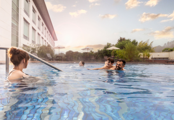 Luxury Stay for 2 in Deluxe Room at Rydges Rotorua incl. Buffet Breakfast at Chapman's Restaurant, Drinks on Arrival, Late Check-Out, Parking, Access to Geothermally Heated Pool & More - Midweek, Weekend & Family Options Available for up to 3 Nights