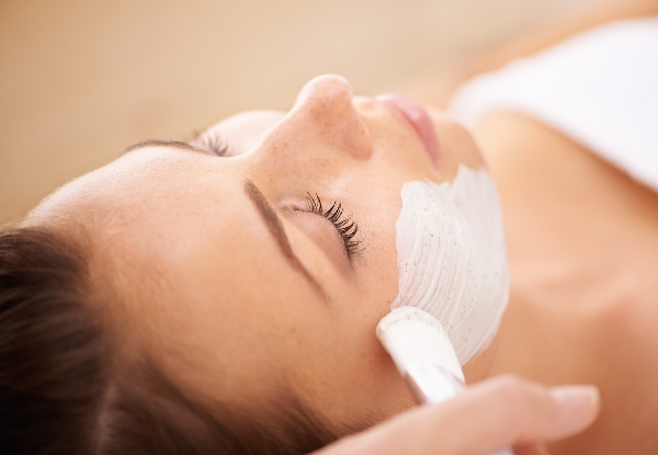 60-Minute Luxurious Facial Package for One Person incl. Facial Mask & Return Voucher