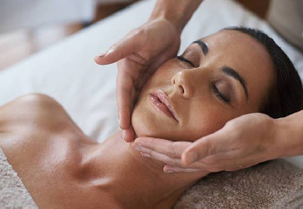One-Hour Pamper Package for One Person incl. Neck, Shoulder & Back Massage & 40-Minute Herbal Deep Cleansing Facial