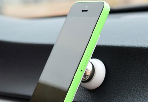$10 for a Universal Magnetic Smartphone In-Car Mount Holder or $18 for Two – Two Colours Available