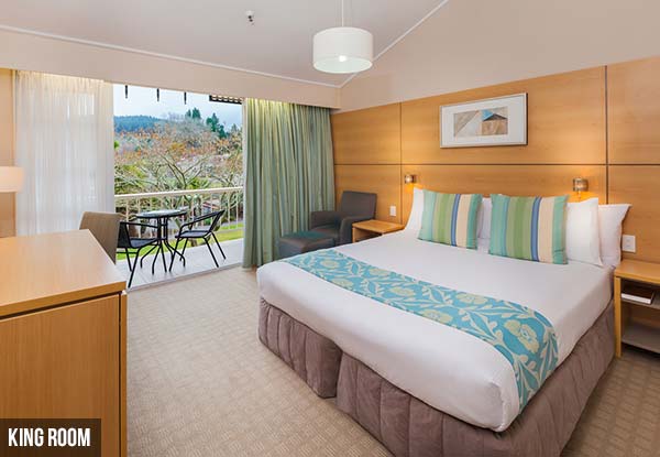 One-Night Midweek Taupo Getaway for Two incl. Full Buffet Breakfast at the Luxurious Wairakei Resort