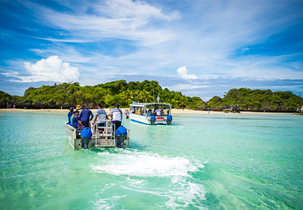 Three-Night Cruise Around Tropical Fiji for Two People incl. All Meals, Daily Island Stopovers, Activities & More – Options for Four- & Seven-Night Cruises