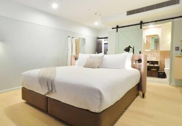Luxury 4.5-Star Stay for 2 at Sudima Auckland City incl. Buffet Breakfast at East Restaurant, $30 Hotel Credit Per Stay, Late Checkout, Parking, Access to the Fitness Centre - Deluxe King, Deluxe Twin or upgrade to a Premium King