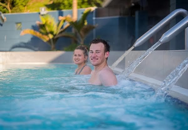 Deluxe 30-Minute Massage & General Admission to Hot Pools for One Person - Option for Two People incl. 30-Minute Private Pool Entry