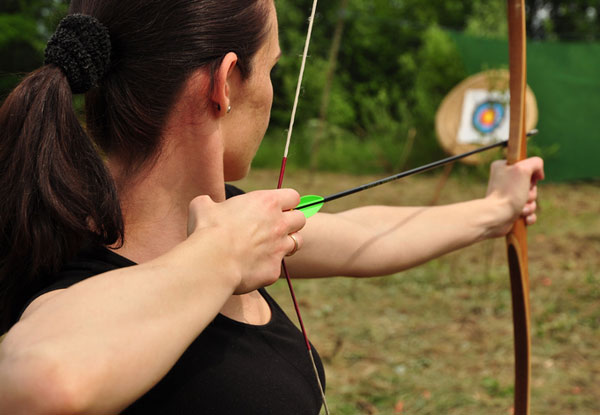 One-Hour Archery Experience with Sharing Platter for Four People - Options for up to Ten People