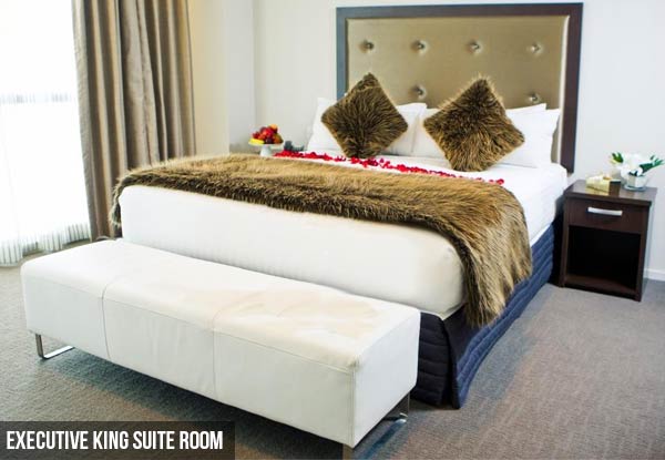 One-Night Weekend Stay for Two People in a Harbour View King incl. Breakfast, WiFi, Late Checkout & $50 Dining Voucher - Option for Executive King Suite