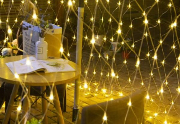 192-LED Solar Fairy Net Light - Four Colours Available