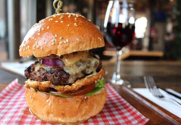 Classic Burger or Steak incl. a Pint of Sassy Red or Glass of the Fickle Mistress