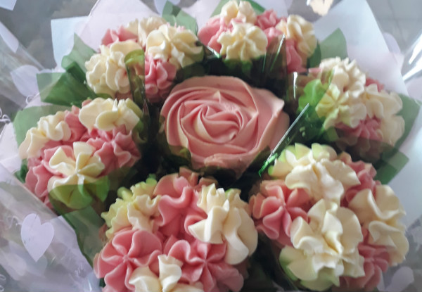 Cupcake Flower Bouqakes - Vanilla or Chocolate Flavour