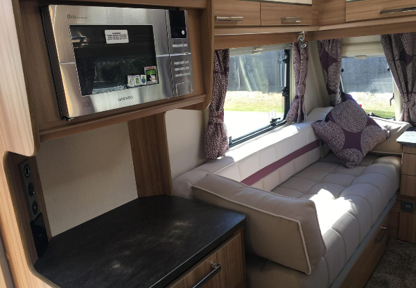 Four-Night Two-Berth Caravan Hire for Two People incl. Cleaning & Linen