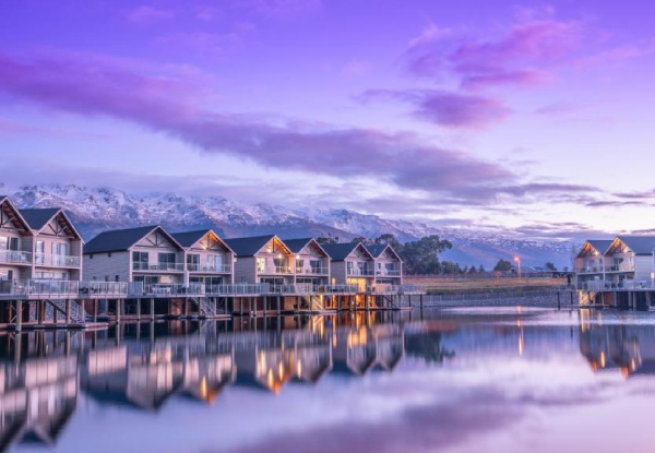 Luxury 5-Star Lakeside Stay for 2 at Marsden Lake Resort Cromwell in a Superior Double Lake view Room incl. Daily Cooked Breakfast, Welcome Drinks, Early Check in, Late Checkout, WiFi & Free Parking - Option for Two Nights