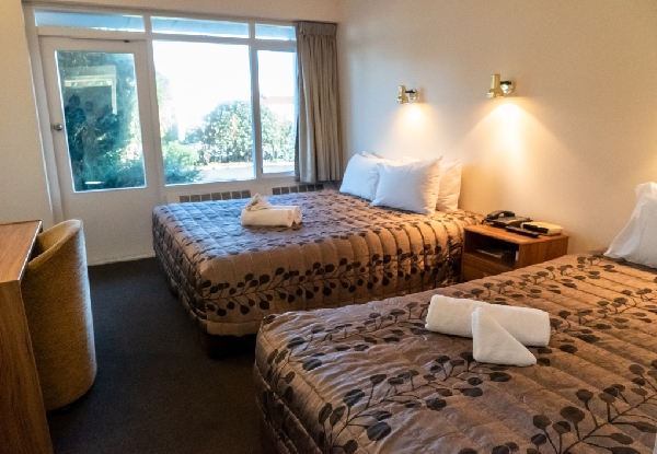One-Night Accommodation in Courtyard Studio Room for Two People incl. Welcome Bubbles, Breakfast, $40 Dinner Voucher, Coal Town Admission, & Late Checkout - Option for Two-Nights