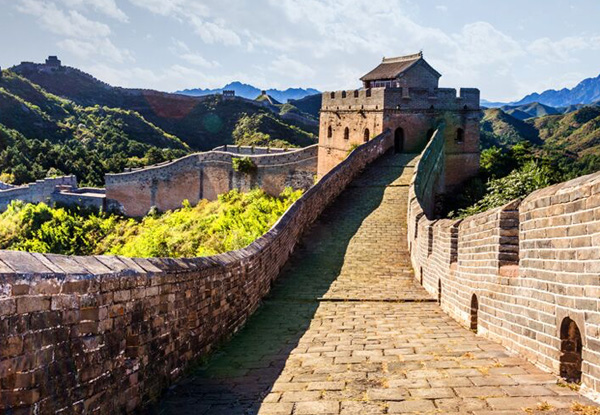 Per Person, Twin Share 15-Day Treasures of China & Yangtze Cruise incl. International Flights, All Transport, Four-, or Five-Star Accommodation, Entrance Fees & Sightseeing