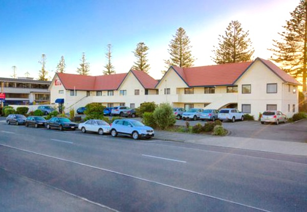 One-Night Napier Stay for Two People in a Superior Studio incl. Continental Breakfast - Option for Two Nights