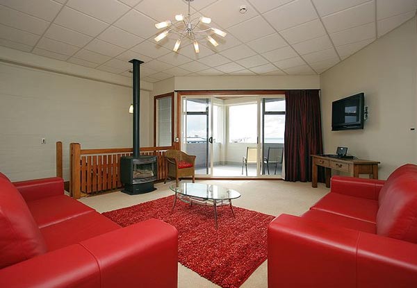Two-Night Couples Penthouse Getaway in the Luxurious Colliers Apartments - New Plymouth