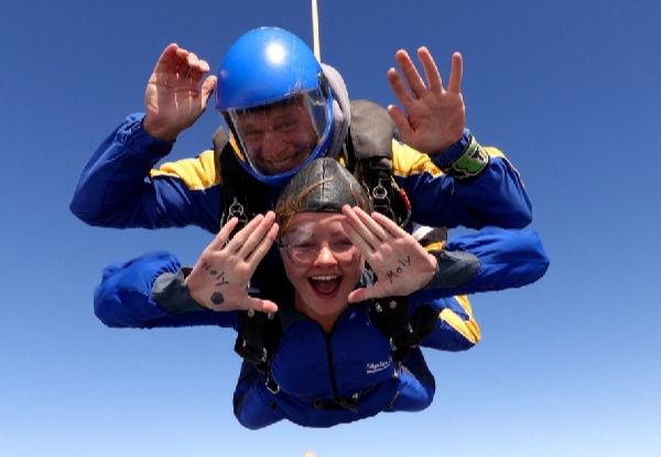 12,000ft Skydiving Experience incl. Return Transfer from Rotorua & Taupo, T-Shirt & $30 Credit - Options for 15,000ft, or 18,500ft
