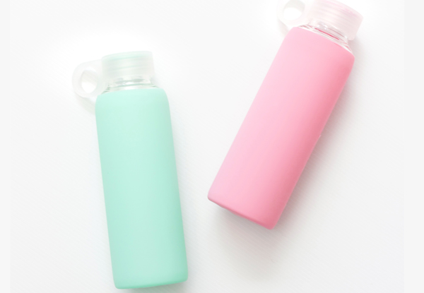 The Natural Box Glass Drink Bottle - Two Colours Available
