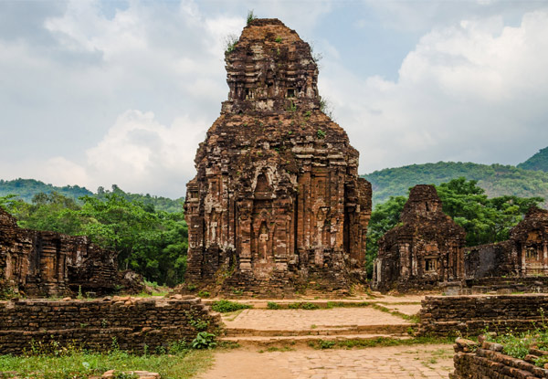 Per-Person Twin-Share 16-Day of Tour Vietnam & Cambodia incl. Accommodation, Domestic Airfares, Some Meals & More