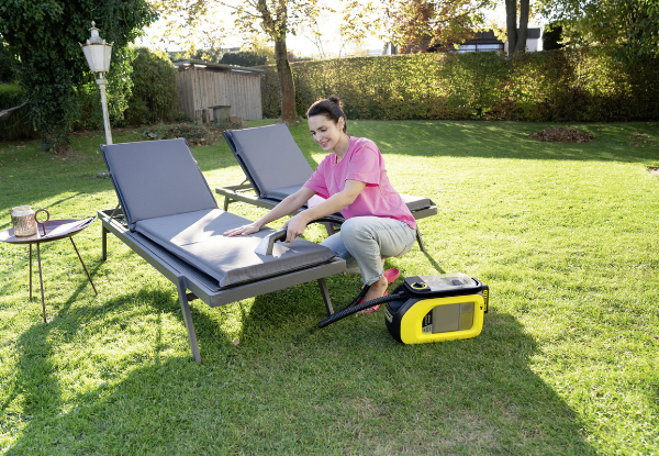 Karcher Battery-Powered Spray Extraction Cleaner Incl. SE 3-18 Compact Battery Set