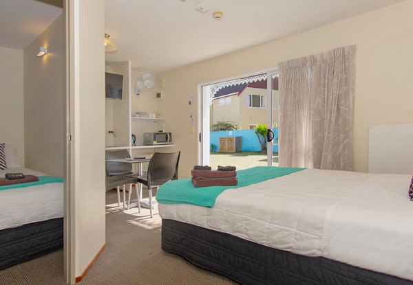 Two-Night Getaway in Gorgeous Whitianga for Two People incl. Late Checkout, Discounts on Casual Fine Dining Restaurant, Local Café, Pizza, Ice-Cream & Glass Bottom Boat - Option for Three People