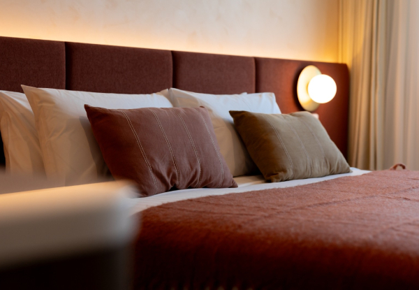 Luxury Stay for Two at Maxim Hotel Auckland in the Urban Room incl. 60-Min Body Massage or 30-Min Foot Massage, $20 Restaurant Voucher. Late Check-Out, Car Park, Pool Access, Gym, Spa Pool, Himalayan Salt & Steam Sauna - Option for Two-Nights