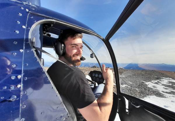 One-Hour Trial Flight incl. Pre-Flight Briefing, Take Off In-Flight Guidance & Landing