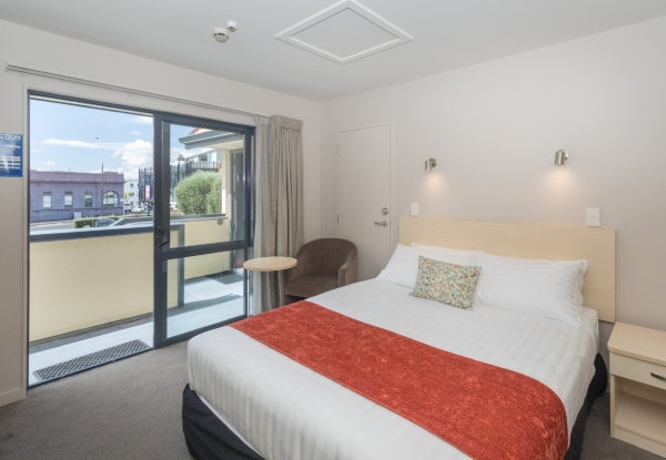 Three Nights Flexible Pass for Two People in a Studio Room at any Bella Vista Motel Nationwide - Options for Five Nights & One Bedroom Apartment - Valid to July 2021
