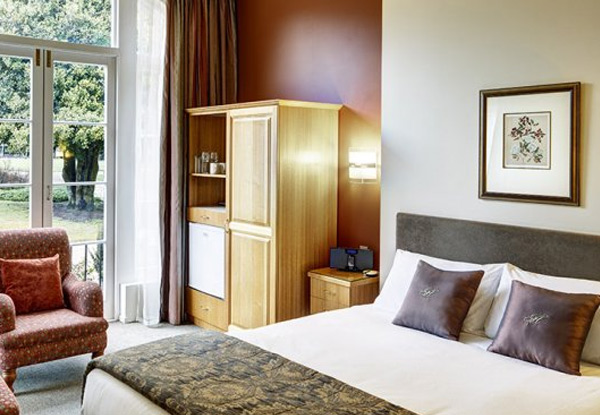One-Night Midweek Stay for Two People in a Superior Room incl. Cooked Breakfast, Late Checkout & Two Drink Vouchers