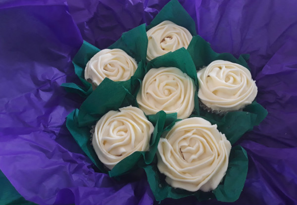 Christmas Cupcake Flower Bouqakes - Vanilla or Chocolate Flavour - Option for 7 or 12