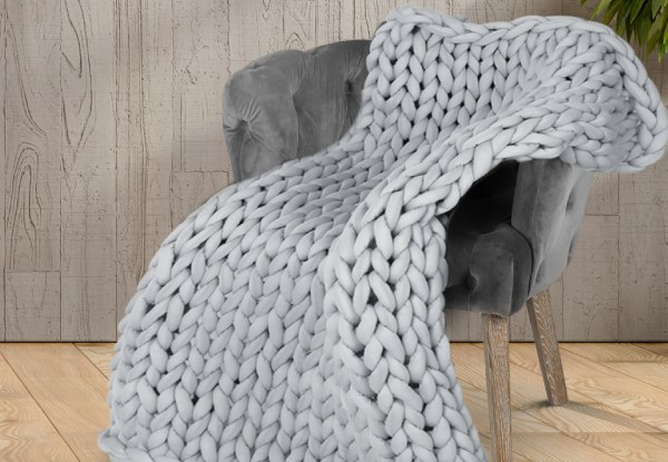 DreamZ Chunky Knitted Throw Blanket - Available in Two Colours & Three Sizes