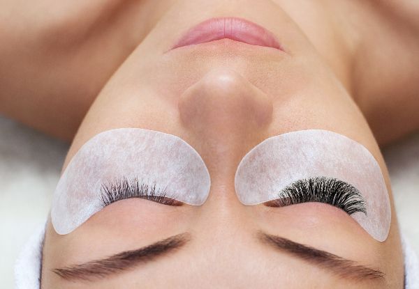 Full-Set of Eyelash Extensions