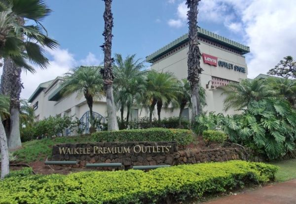 Per-Person Twin-Share, Four-Night Honolulu Christmas Shopping Trip Incl. Return Flights From Auckland, Four Nights Accommodation, a Snorkelling Day Trip to Hanauma Bay & a Waikele Outlet Shopping Shuttle Return Pass