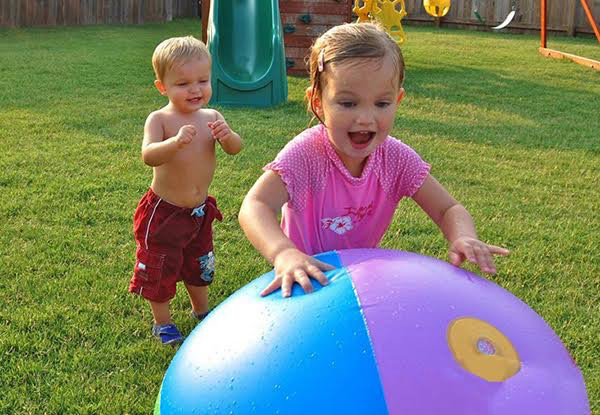 Inflatable Water-Spraying Beach Ball