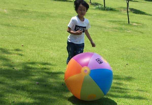 Inflatable Water-Spraying Beach Ball