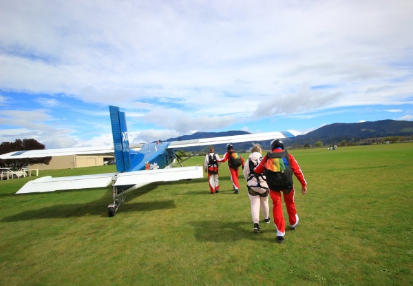 9000ft Tandem Skydiving in Abel Tasman - Option for 13,000ft Skydive & For Two People & Option for Camera Voucher available