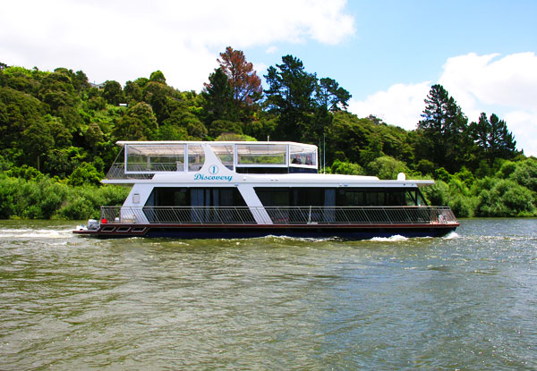 $999 for Six People on an Overnight Houseboat Cruise incl. Mid-Winter Christmas Dinner, Breakfast & On-Board Spa Pool