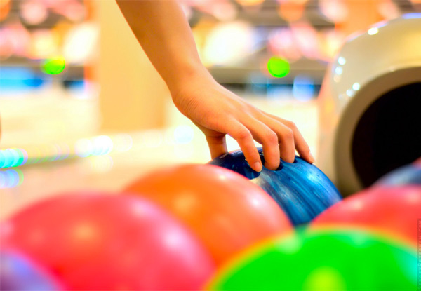 One Game of Ten Pin Bowling incl. Burger for One Person - Option for Two or Four People