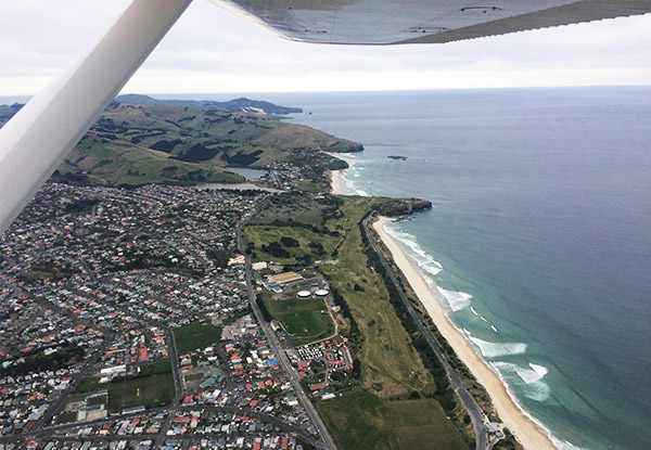Introductory Hands On Learn to Fly Lesson Over Dunedin incl. Ground Briefing