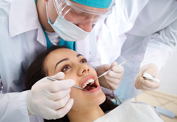 Full Dental Check-Up Package incl. X-Rays, Scale & Polish for One Person
