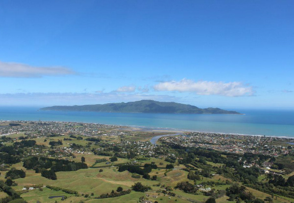 Kapiti Island Helicopter Day Out for One Person incl. Helicopter Flight Over Kapiti Island, Tour & Tasting at Tuatara